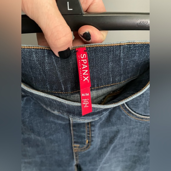 Spanx Jeanish Distressed Leggings Womens Size Medium - Picture 3 of 3